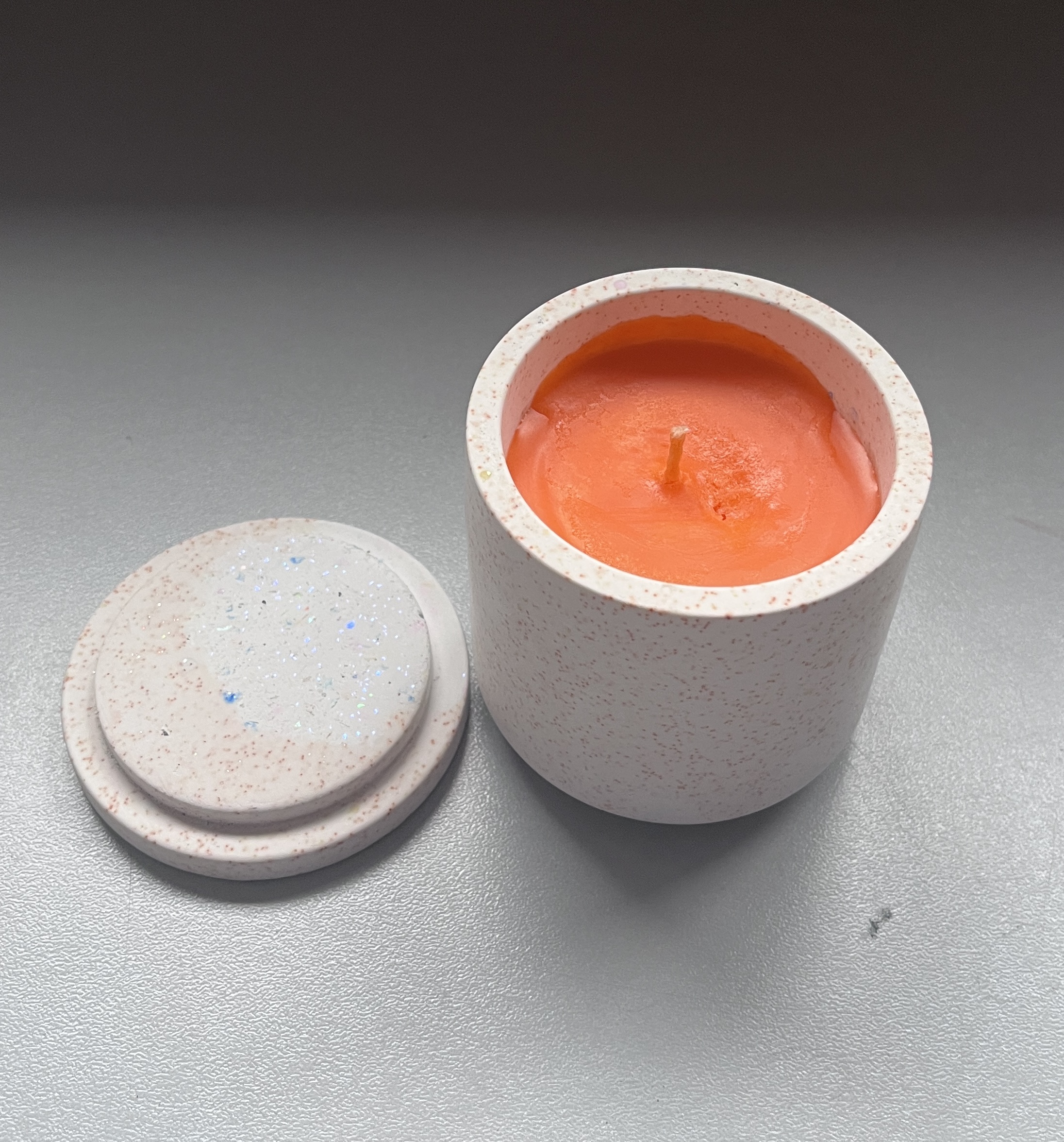 Terrazzo kaarspotje + deksel met  div. geuren & kleuren